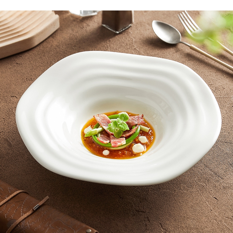 Irregular Shaped White Salad P - Home Cooking Restaurant reseña y precio